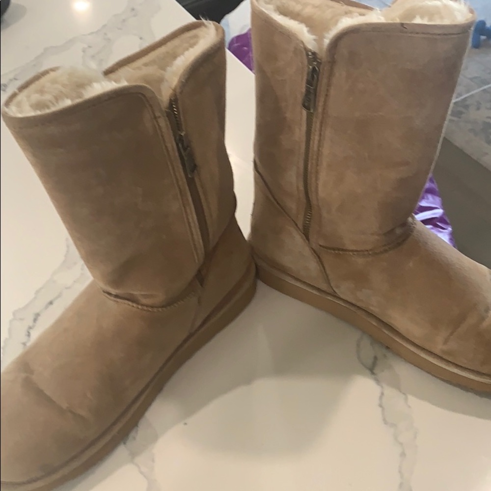 Lamo water resistant faux fur lined boots